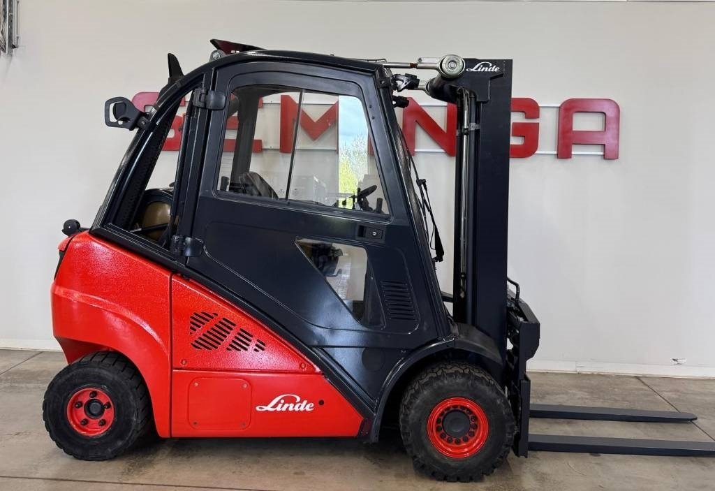 Linde 10768 H20T-02/600 - Empilhador a gás: foto 2 Linde 10768 H20T-02/600 - Empilhador a gás: foto 2