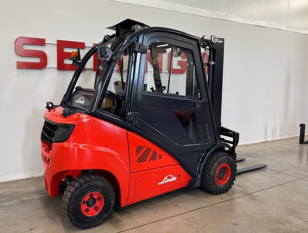 Linde 10768 H20T-02/600 - Empilhador a gás: foto 3 Linde 10768 H20T-02/600 - Empilhador a gás: foto 3