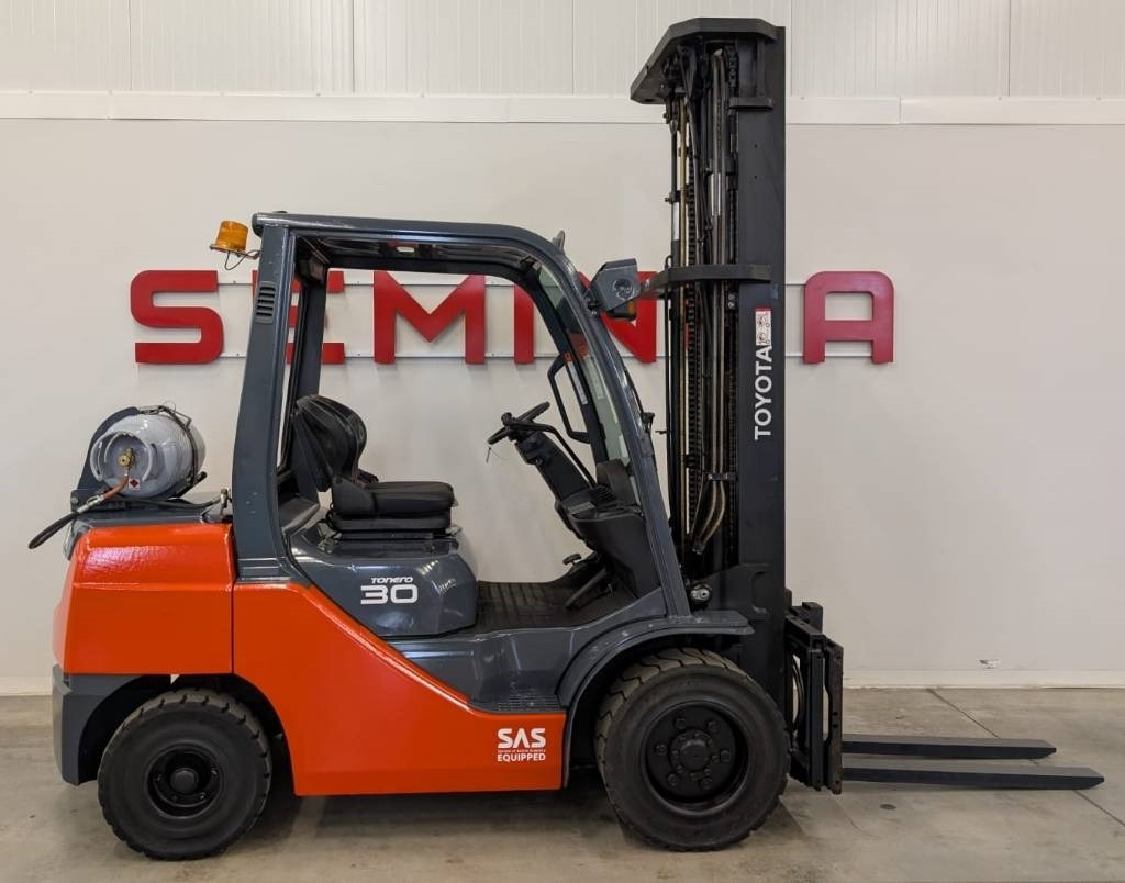 Toyota 10787 - 02-8FGF30 - Empilhador a gás: foto 2 Toyota 10787 - 02-8FGF30 - Empilhador a gás: foto 2