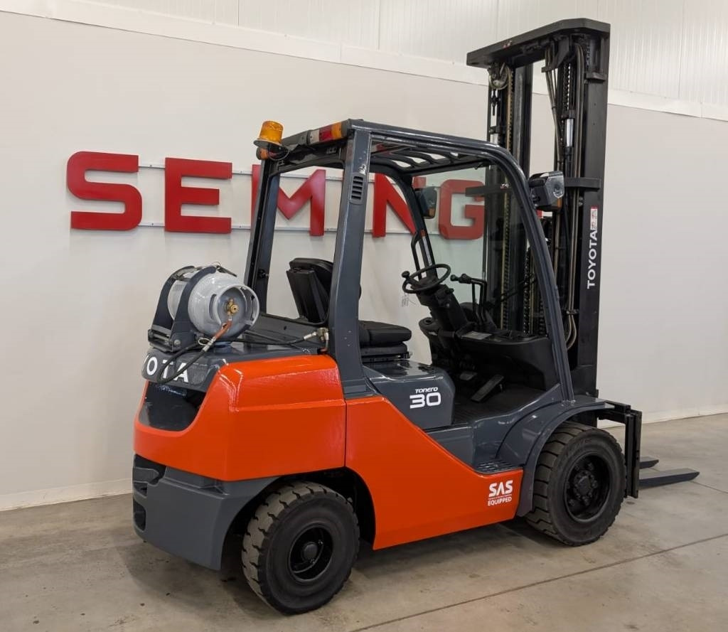 Toyota 10787 - 02-8FGF30 - Empilhador a gás: foto 3 Toyota 10787 - 02-8FGF30 - Empilhador a gás: foto 3