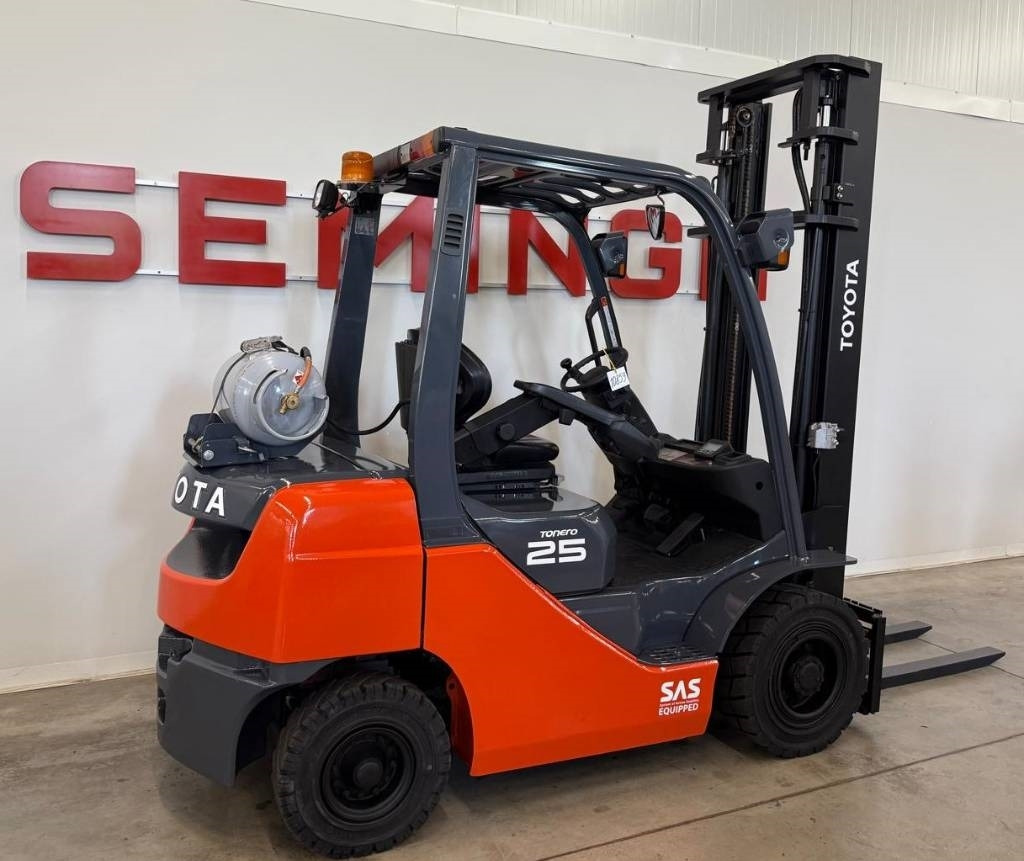 Toyota 10859 - 02-8FGF25 - Empilhador a gás: foto 3 Toyota 10859 - 02-8FGF25 - Empilhador a gás: foto 3