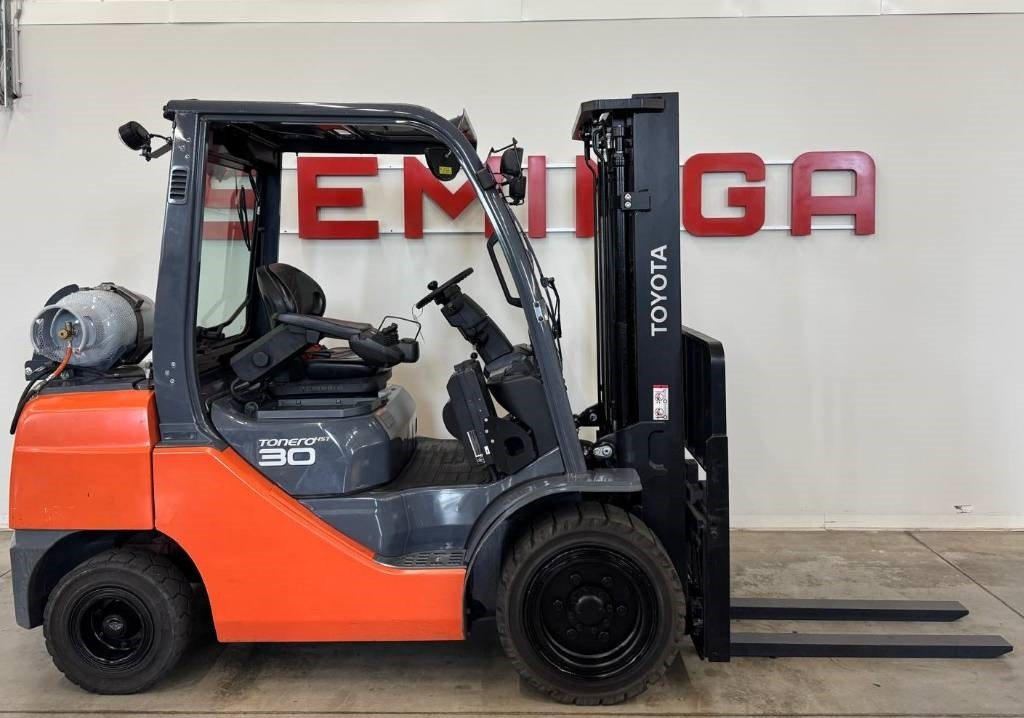 Toyota 10949 06-8FG30F - Empilhador a gás: foto 2 Toyota 10949 06-8FG30F - Empilhador a gás: foto 2