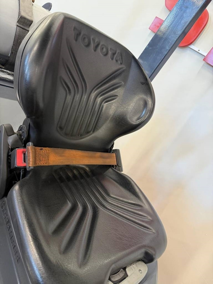 Toyota 11051 - 8FBE15T - Empilhador elétrico: foto 5 Toyota 11051 - 8FBE15T - Empilhador elétrico: foto 5