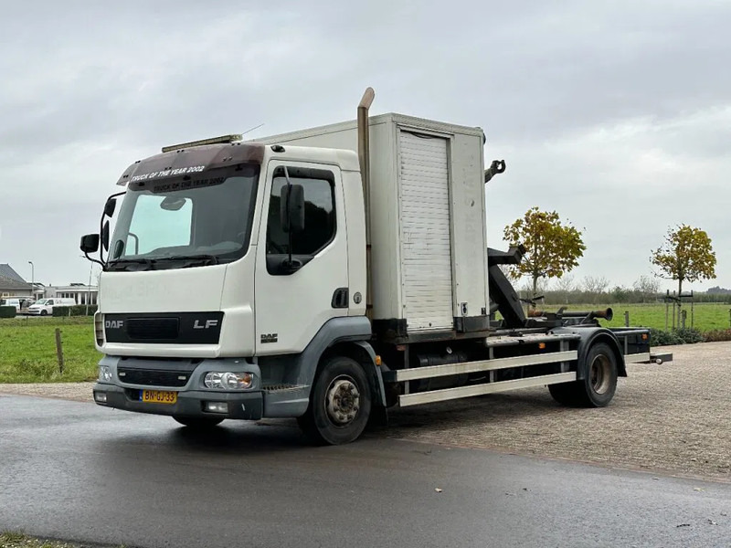 DAF LF 45 180!! HAAKARM/CONTAINER!!MOBILE WORKSHOP!! - Camião polibenne: foto 4 DAF LF 45 180!! HAAKARM/CONTAINER!!MOBILE WORKSHOP!! - Camião polibenne: foto 4