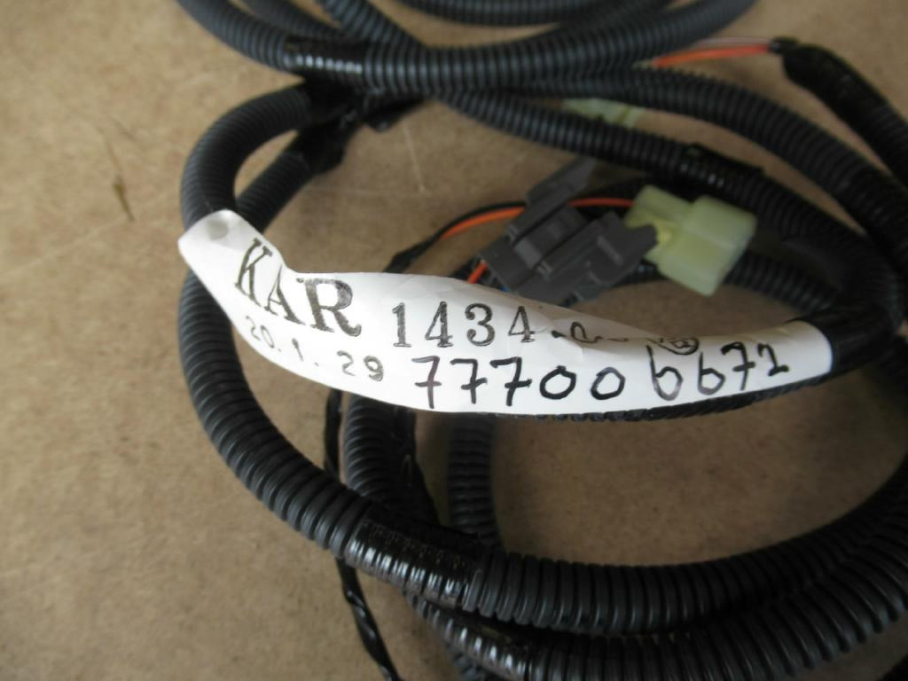 CNH KAR1434 - - Cables/ Wire harness para Máquina de construção: foto 5 CNH KAR1434 - - Cables/ Wire harness para Máquina de construção: foto 5