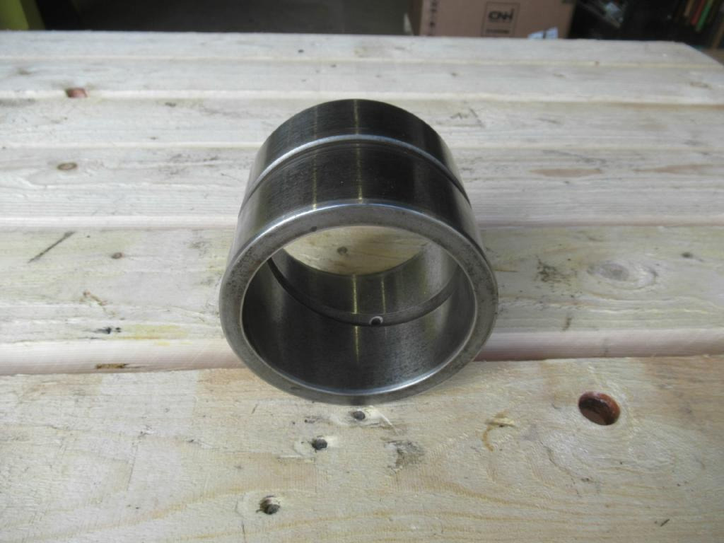 Case 3012685 - Piston/ Anel/ Buch para Máquina de construção: foto 2 Case 3012685 - Piston/ Anel/ Buch para Máquina de construção: foto 2