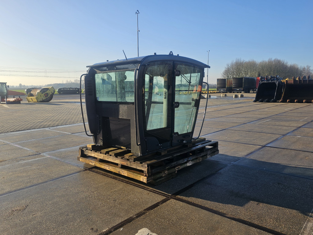 Case 48003933 - Cabine para Máquina de construção: foto 4 Case 48003933 - Cabine para Máquina de construção: foto 4