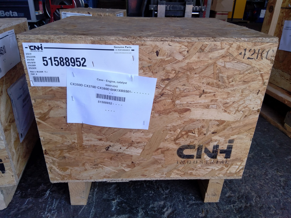 Case 51588952 - Conversor catalítico para Máquina de construção: foto 2 Case 51588952 - Conversor catalítico para Máquina de construção: foto 2