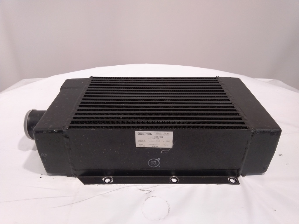 Case 6914940 - Intercooler para Máquina de construção: foto 1 Case 6914940 - Intercooler para Máquina de construção: foto 1