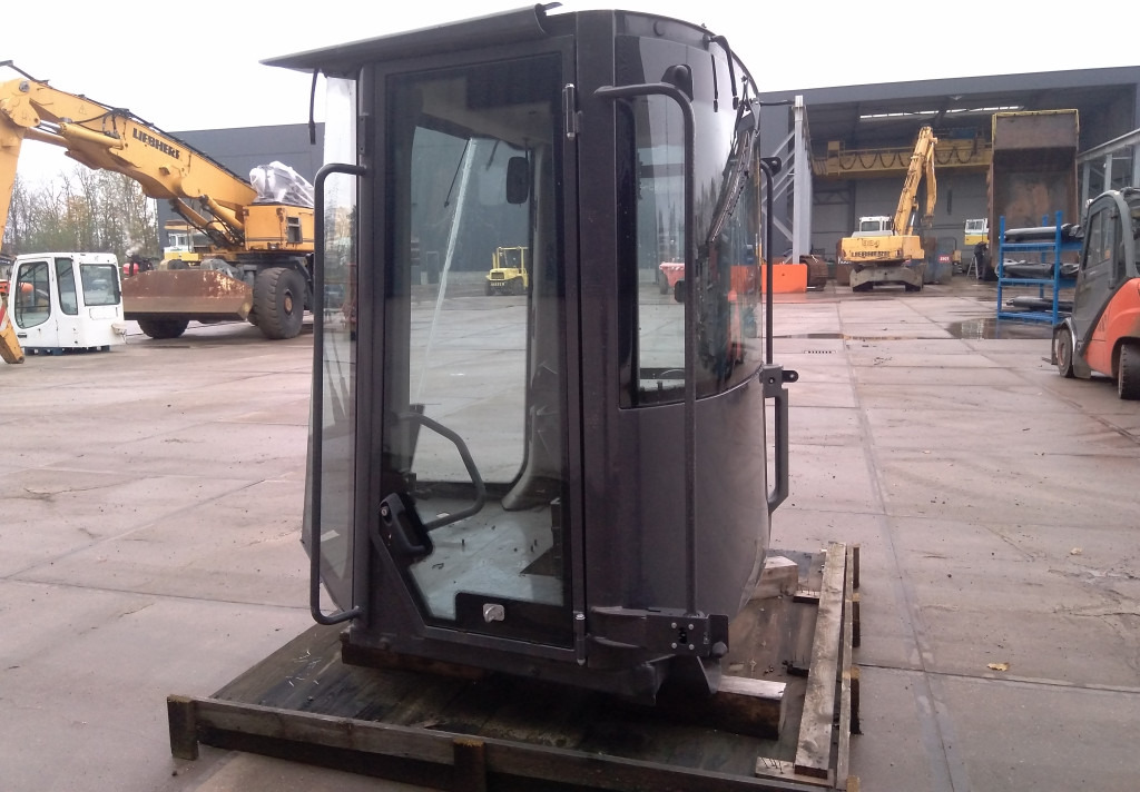 Case 84483623 - Cabine para Máquina de construção: foto 4 Case 84483623 - Cabine para Máquina de construção: foto 4