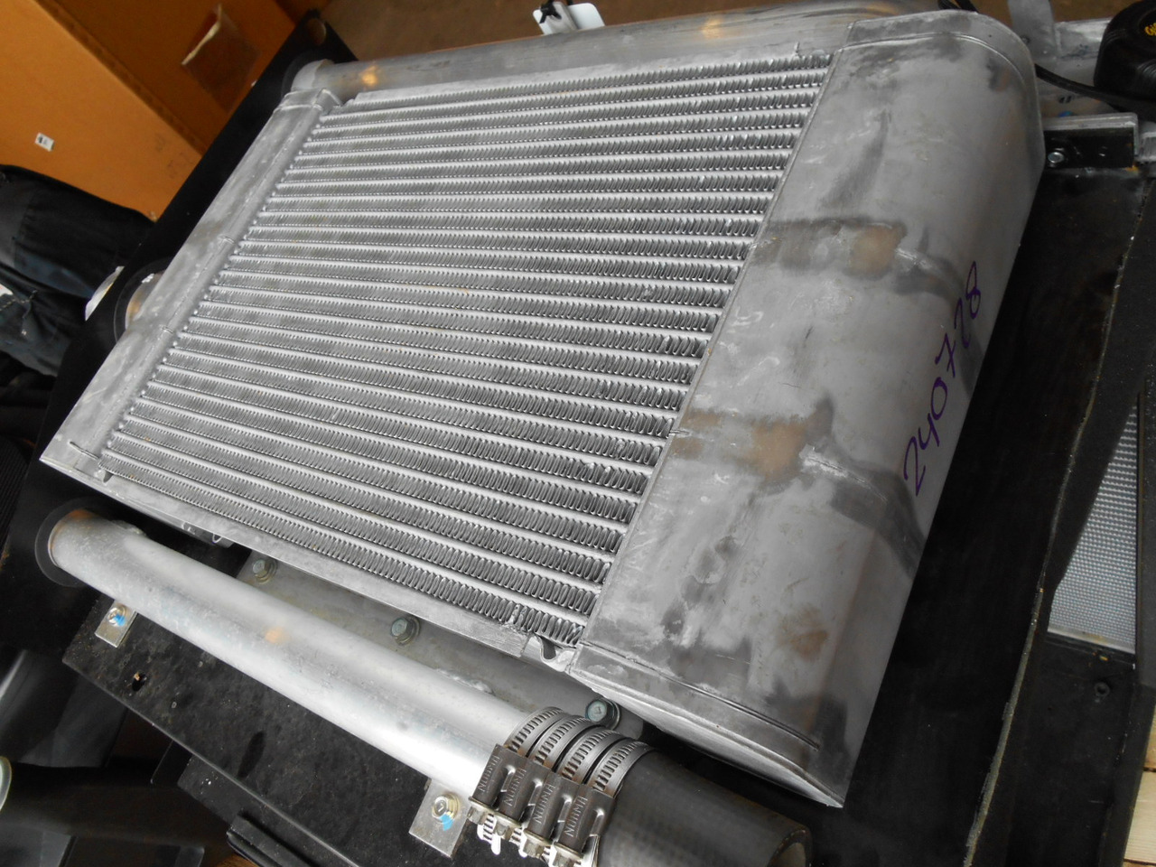 Case 84487933 - Intercooler para Máquina de construção: foto 1 Case 84487933 - Intercooler para Máquina de construção: foto 1