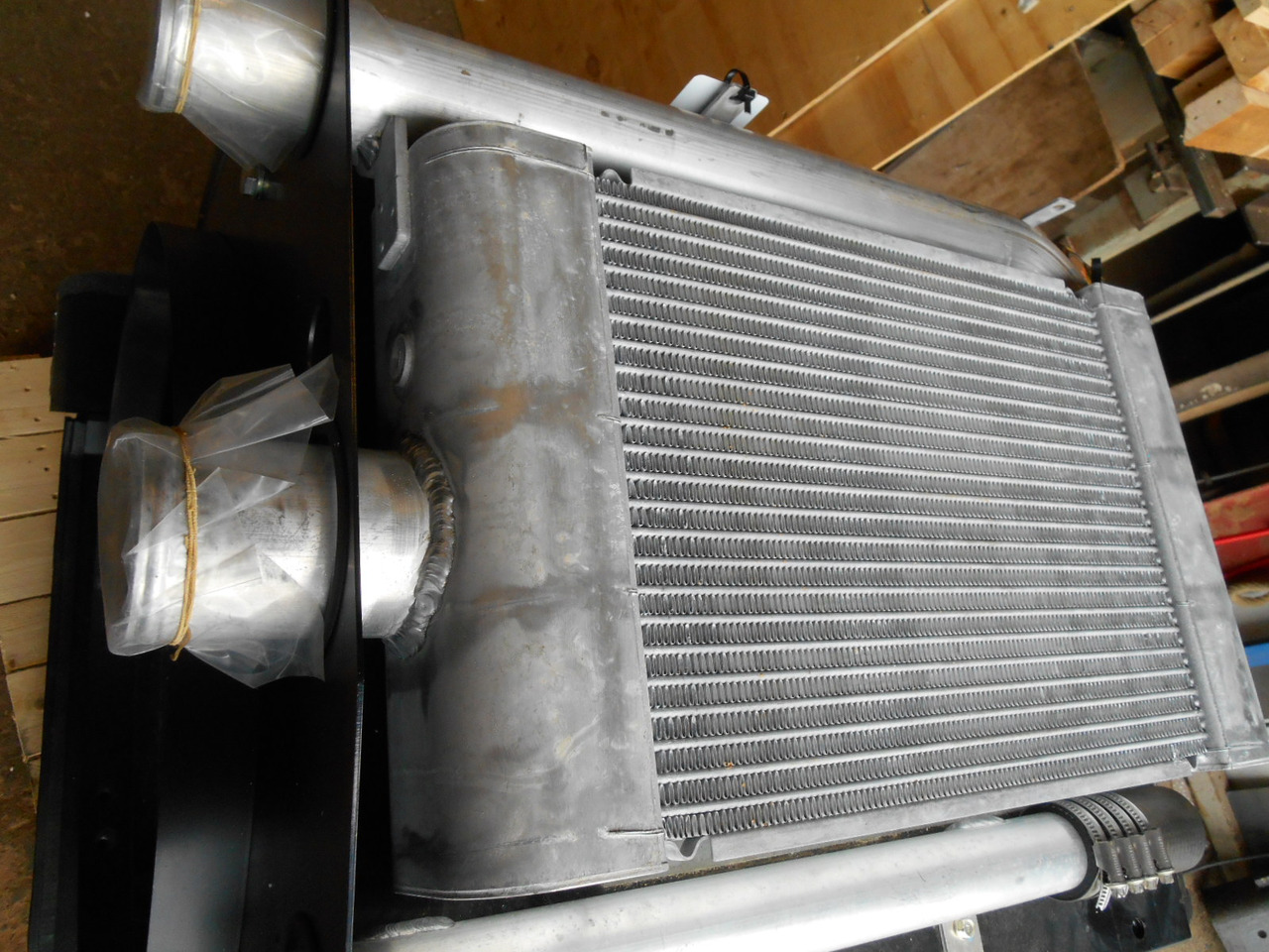 Case 84487933 - Intercooler para Máquina de construção: foto 2 Case 84487933 - Intercooler para Máquina de construção: foto 2