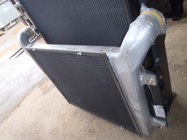 Case LN00100 - Intercooler para Máquina de construção: foto 1 Case LN00100 - Intercooler para Máquina de construção: foto 1