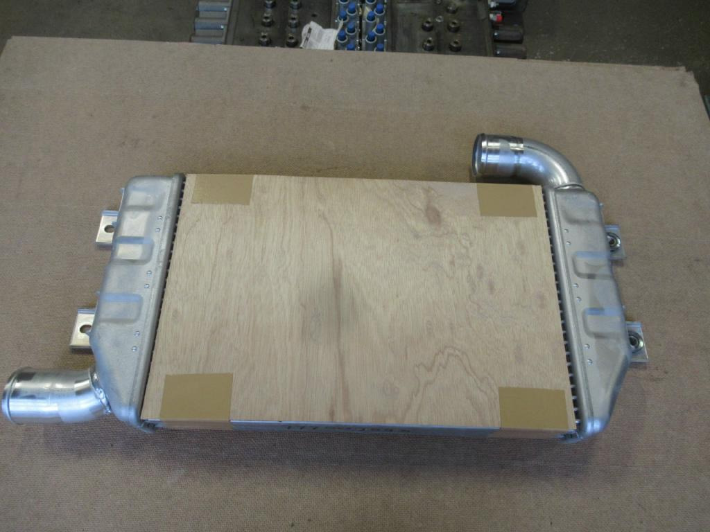 Case LN003220 - Intercooler para Máquina de construção: foto 2 Case LN003220 - Intercooler para Máquina de construção: foto 2