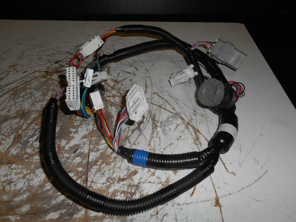 Case MFR71231 - MFR70850 - Cables/ Wire harness para Máquina de construção: foto 3 Case MFR71231 - MFR70850 - Cables/ Wire harness para Máquina de construção: foto 3