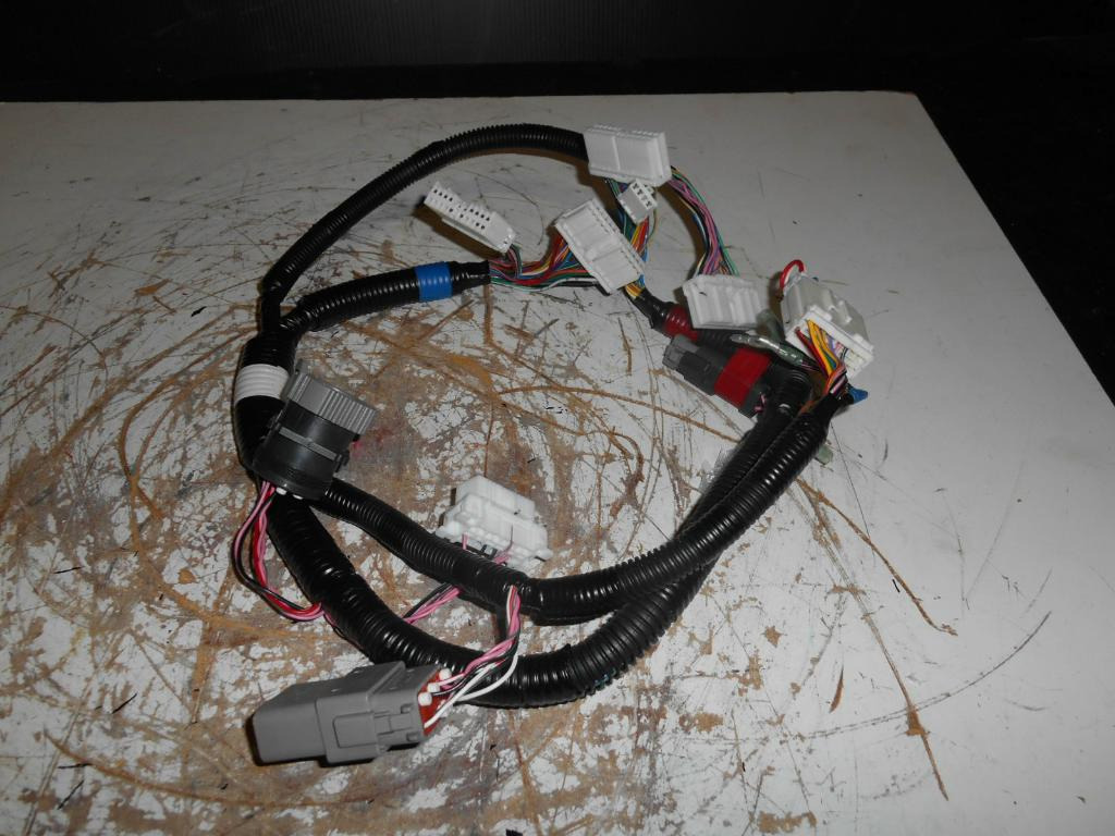 Case MFR71231 - MFR71230 - Cables/ Wire harness para Máquina de construção: foto 4 Case MFR71231 - MFR71230 - Cables/ Wire harness para Máquina de construção: foto 4