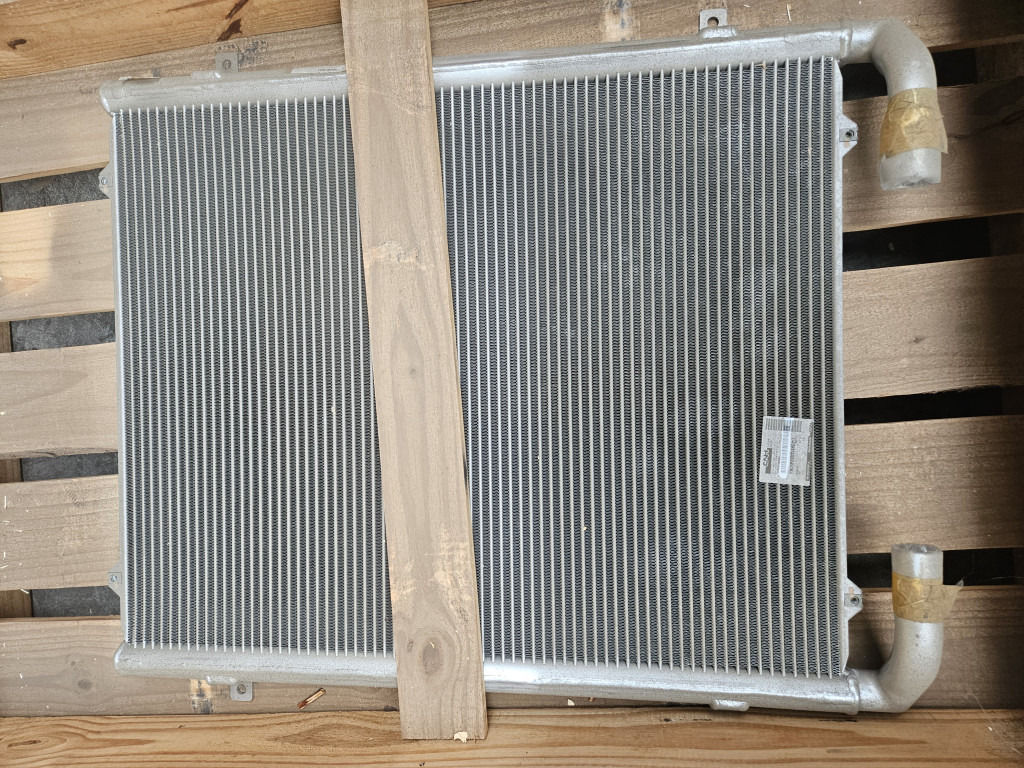 Case YN05P00035S002 - Radiador de óleo para Máquina de construção: foto 1 Case YN05P00035S002 - Radiador de óleo para Máquina de construção: foto 1