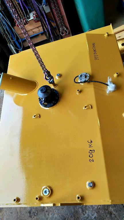 Caterpillar 4362390 - Tanque de combustível para Máquina de construção: foto 3 Caterpillar 4362390 - Tanque de combustível para Máquina de construção: foto 3