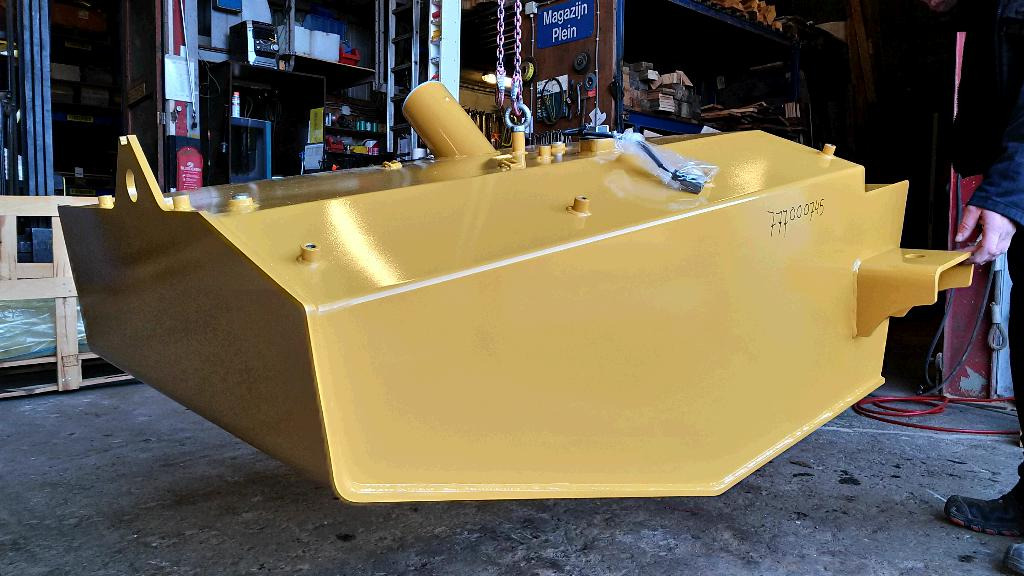 Caterpillar 4362430 - Tanque de combustível para Máquina de construção: foto 4 Caterpillar 4362430 - Tanque de combustível para Máquina de construção: foto 4