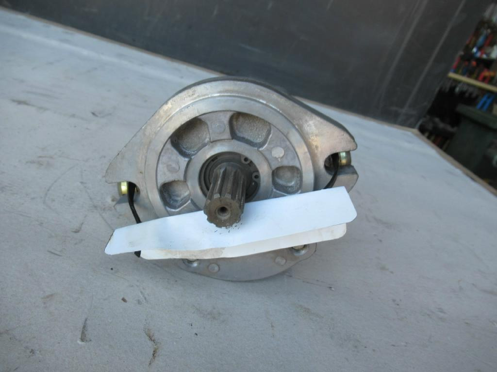 Hitachi 9217993 - - Bomba de direção para Máquina de construção: foto 2 Hitachi 9217993 - - Bomba de direção para Máquina de construção: foto 2