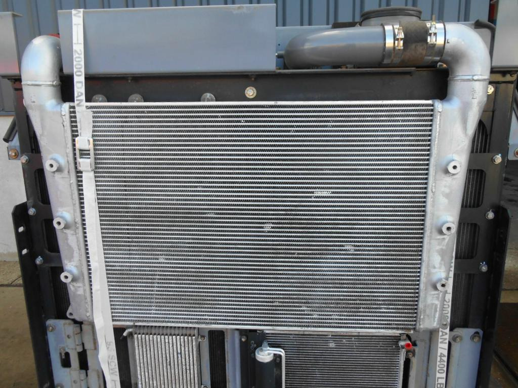 Hitachi YA00004877 - Intercooler para Máquina de construção: foto 2 Hitachi YA00004877 - Intercooler para Máquina de construção: foto 2