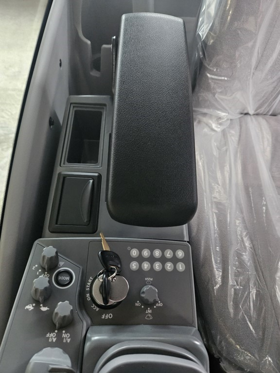 Hitachi ZX-5 ZX-6 - YA60044288 - Cabine para Máquina de construção: foto 2 Hitachi ZX-5 ZX-6 - YA60044288 - Cabine para Máquina de construção: foto 2