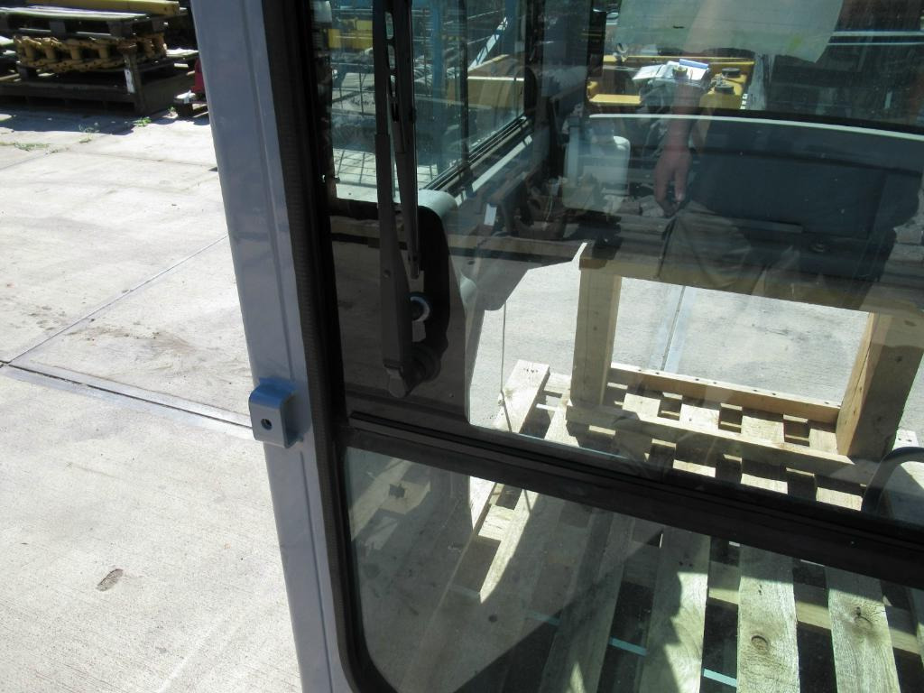 Kobelco LCMC-FK15 - 72271210 - Cabine para Máquina de construção: foto 5 Kobelco LCMC-FK15 - 72271210 - Cabine para Máquina de construção: foto 5