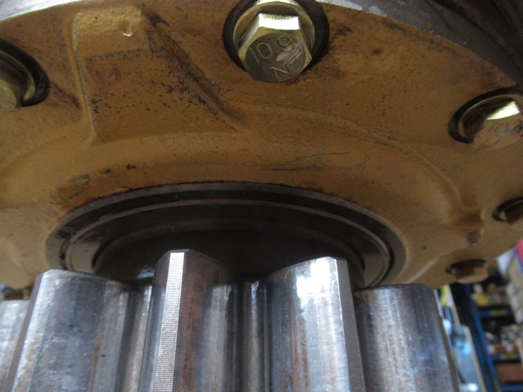 Komatsu 209-26-00040 - Motor de giro para Máquina de construção: foto 4 Komatsu 209-26-00040 - Motor de giro para Máquina de construção: foto 4