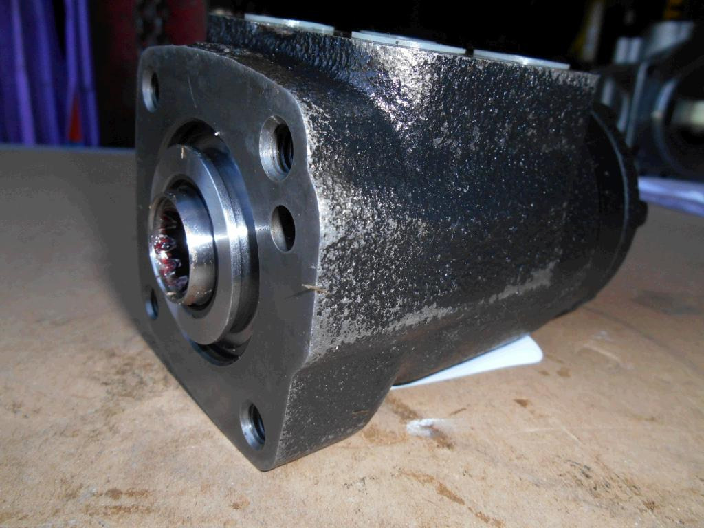 New Holland 4403248 - Motor hidráulico para Máquina de construção: foto 4 New Holland 4403248 - Motor hidráulico para Máquina de construção: foto 4