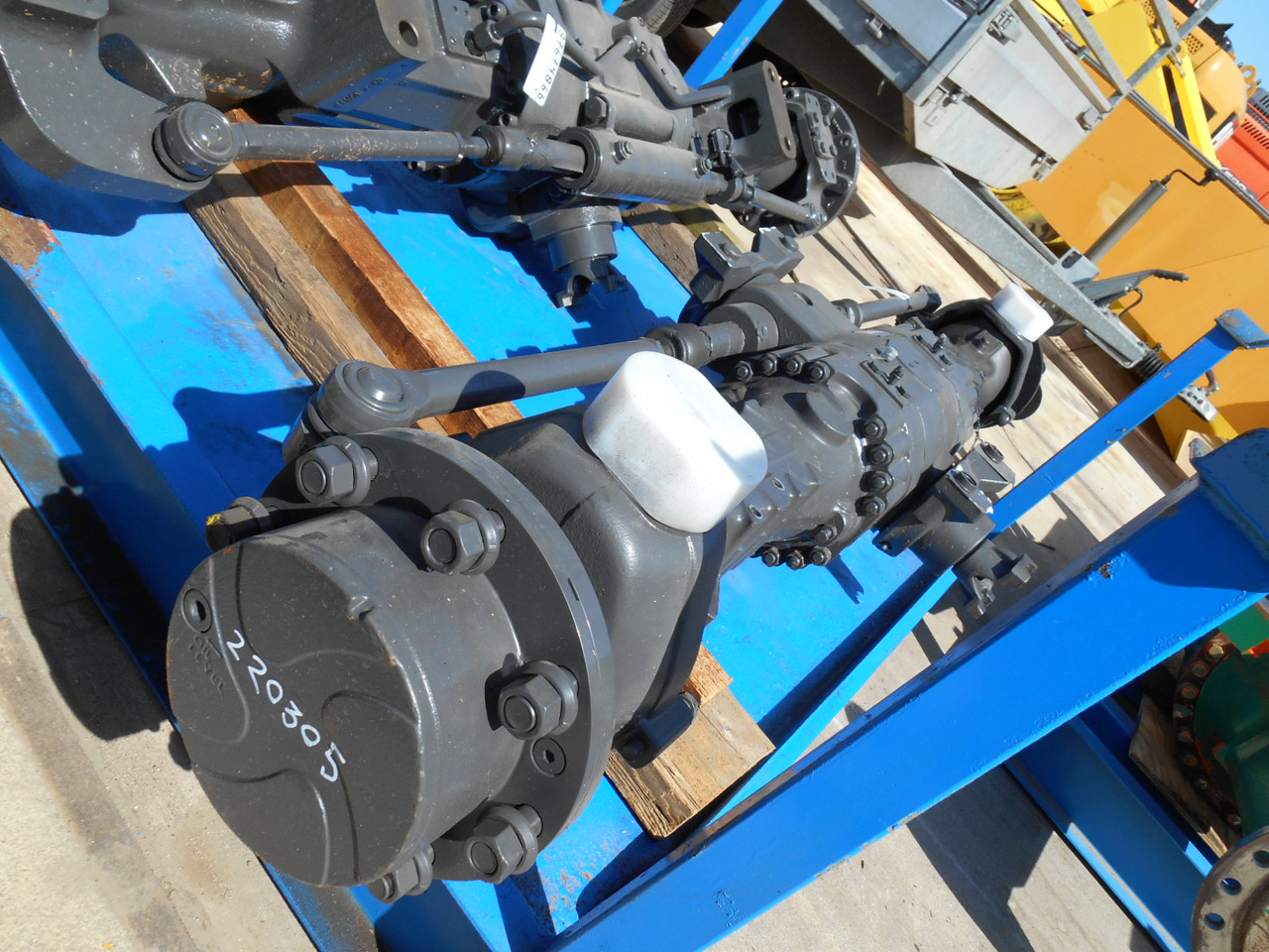 New Holland 76088419 - Eixo traseiro para Máquina de construção: foto 3 New Holland 76088419 - Eixo traseiro para Máquina de construção: foto 3
