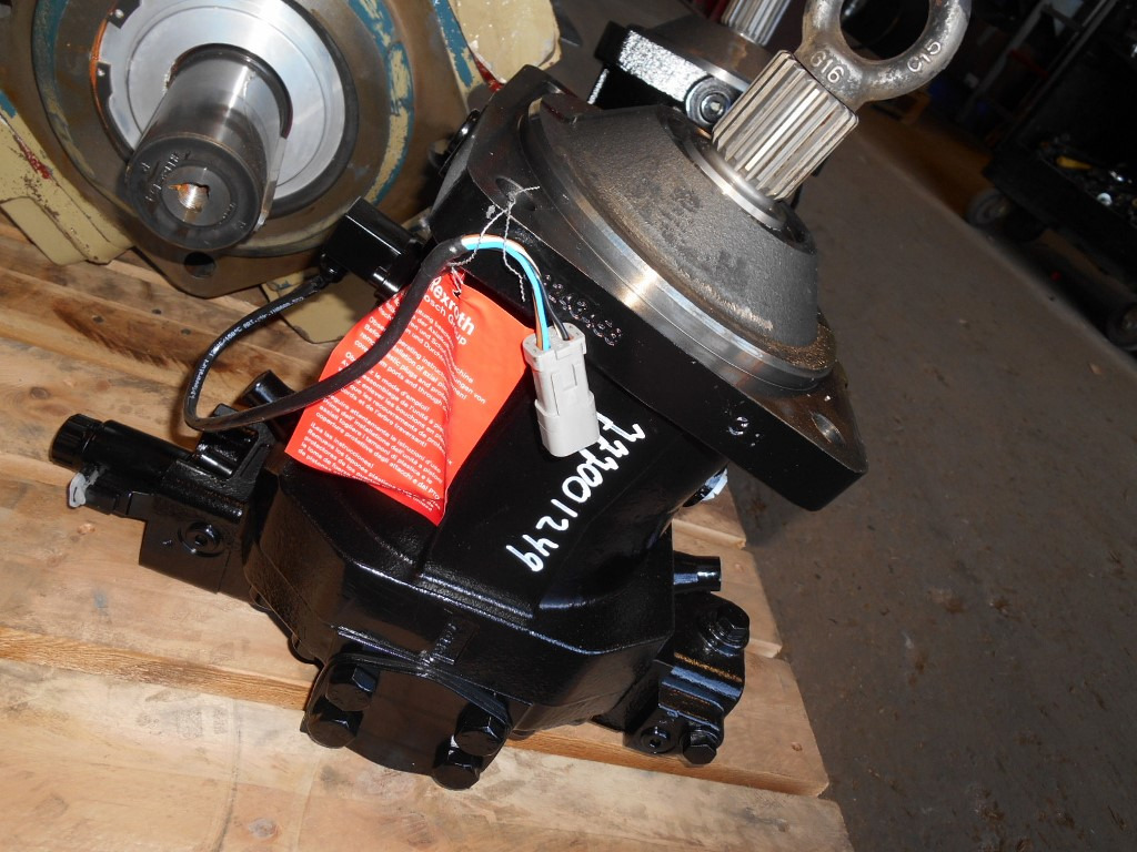 New Holland 84345391 - Motor hidráulico para Máquina de construção: foto 1 New Holland 84345391 - Motor hidráulico para Máquina de construção: foto 1