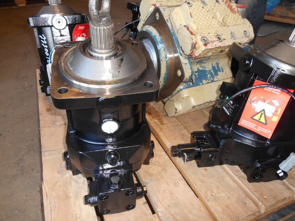 New Holland 84345391 - Motor hidráulico para Máquina de construção: foto 2 New Holland 84345391 - Motor hidráulico para Máquina de construção: foto 2