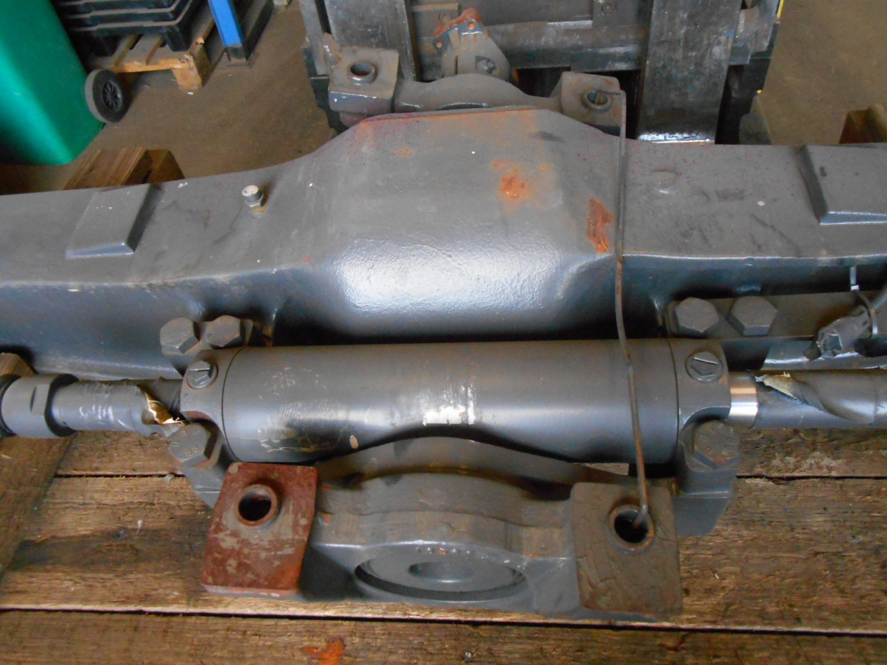 New Holland 87674862 - 85804761 - Eixo dianteiro para Máquina de construção: foto 4 New Holland 87674862 - 85804761 - Eixo dianteiro para Máquina de construção: foto 4