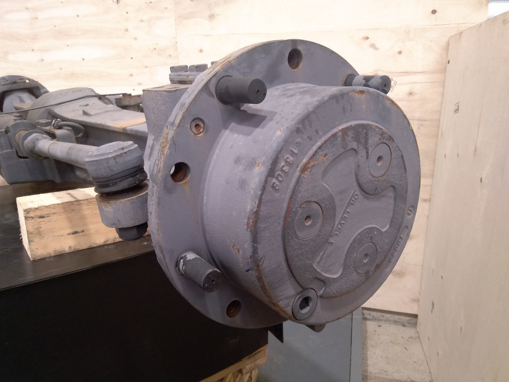 New Holland 87674863 - 85821298 - Eixo dianteiro para Máquina de construção: foto 3 New Holland 87674863 - 85821298 - Eixo dianteiro para Máquina de construção: foto 3