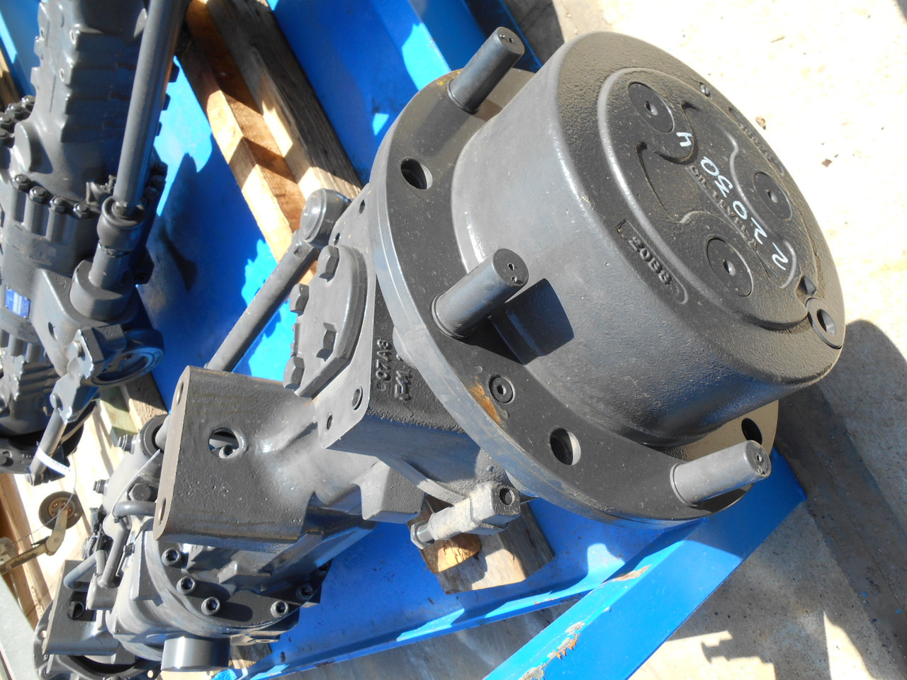 New Holland 87674866 - 85826234 - Eixo traseiro para Máquina de construção: foto 1 New Holland 87674866 - 85826234 - Eixo traseiro para Máquina de construção: foto 1