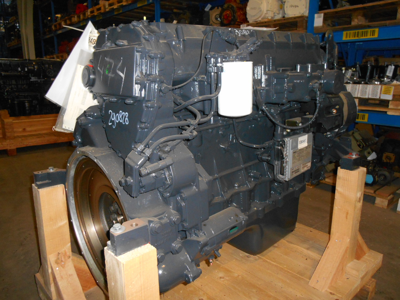 New Holland AG / Combines 84819474 - 504082365 - Motor para Máquina de construção: foto 4 New Holland AG / Combines 84819474 - 504082365 - Motor para Máquina de construção: foto 4