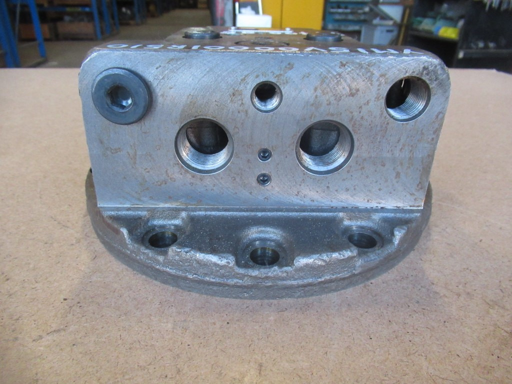 New Holland Kobelco YM15V00001R510 - - Motor hidráulico para Máquina de construção: foto 3 New Holland Kobelco YM15V00001R510 - - Motor hidráulico para Máquina de construção: foto 3