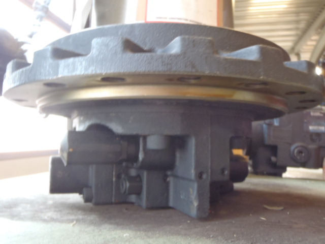 New Holland YY15V00007F2 - Motor hidráulico para Máquina de construção: foto 2 New Holland YY15V00007F2 - Motor hidráulico para Máquina de construção: foto 2