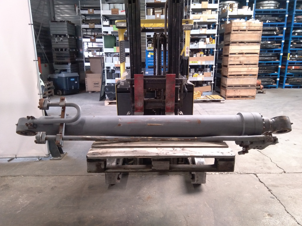 Volvo SA114604990 - SA114607450 - Cilindro hidráulico para Máquina de construção: foto 1 Volvo SA114604990 - SA114607450 - Cilindro hidráulico para Máquina de construção: foto 1