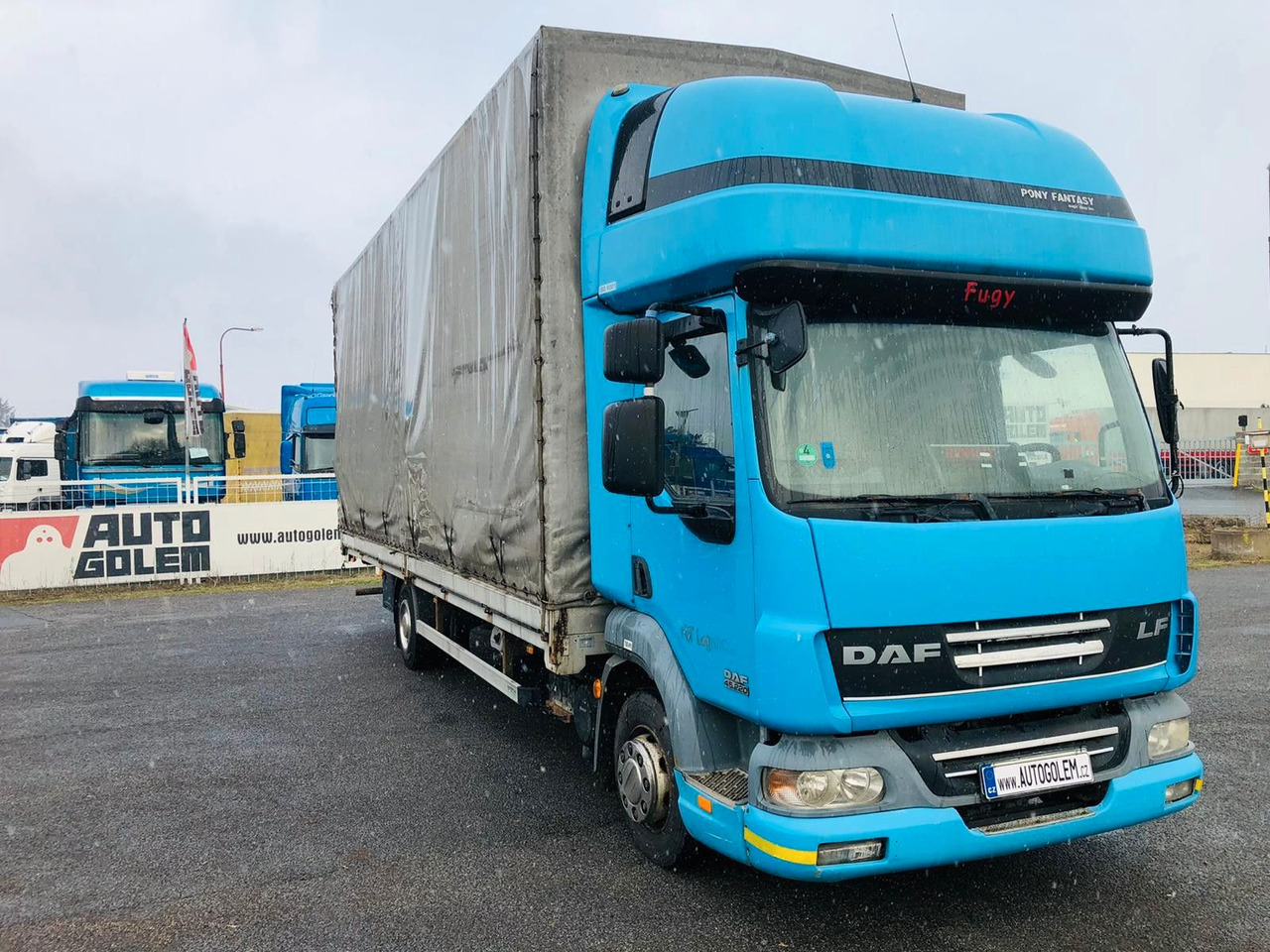 DAF LA LF45.220 G12 - Camião de lona: foto 2 DAF LA LF45.220 G12 - Camião de lona: foto 2