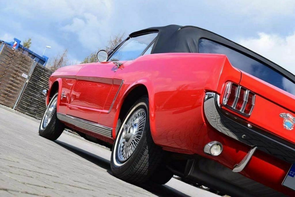 Ford Mustang Cabriolet - Automóvel: foto 4 Ford Mustang Cabriolet - Automóvel: foto 4
