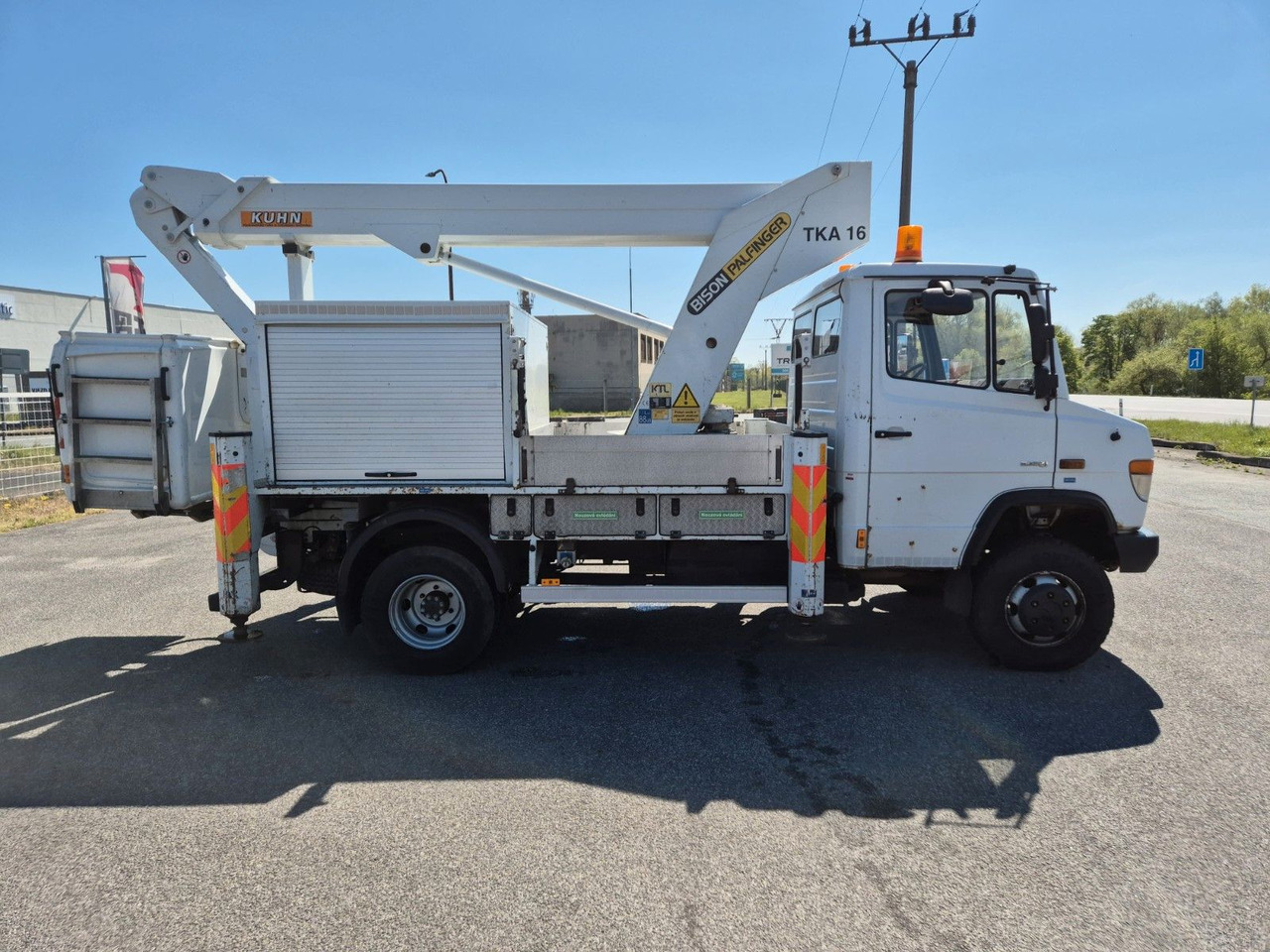 Mercedes-Benz Vario 816 work platform - Caminhão com plataforma aérea: foto 3 Mercedes-Benz Vario 816 work platform - Caminhão com plataforma aérea: foto 3