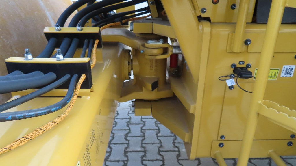 Locação financeira de  Caterpillar CS66B Caterpillar CS66B: foto 13