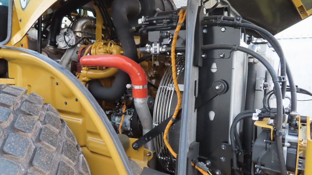 Compactador Caterpilllar CS68B: foto 11