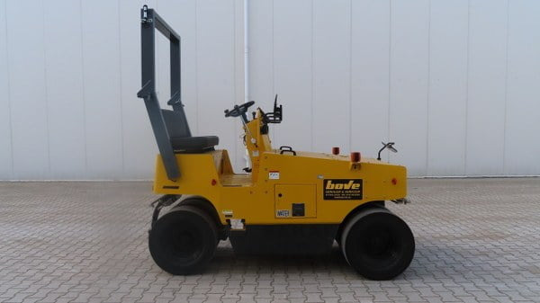 Sakai TS 160-2 - Compactador de pneus: foto 1 Sakai TS 160-2 - Compactador de pneus: foto 1