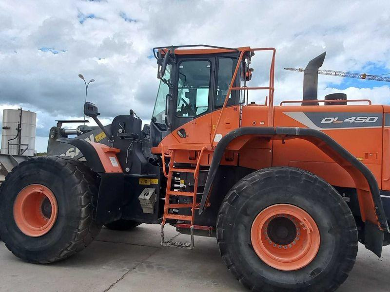 Doosan 450 - Pá carregadora de rodas: foto 1 Doosan 450 - Pá carregadora de rodas: foto 1