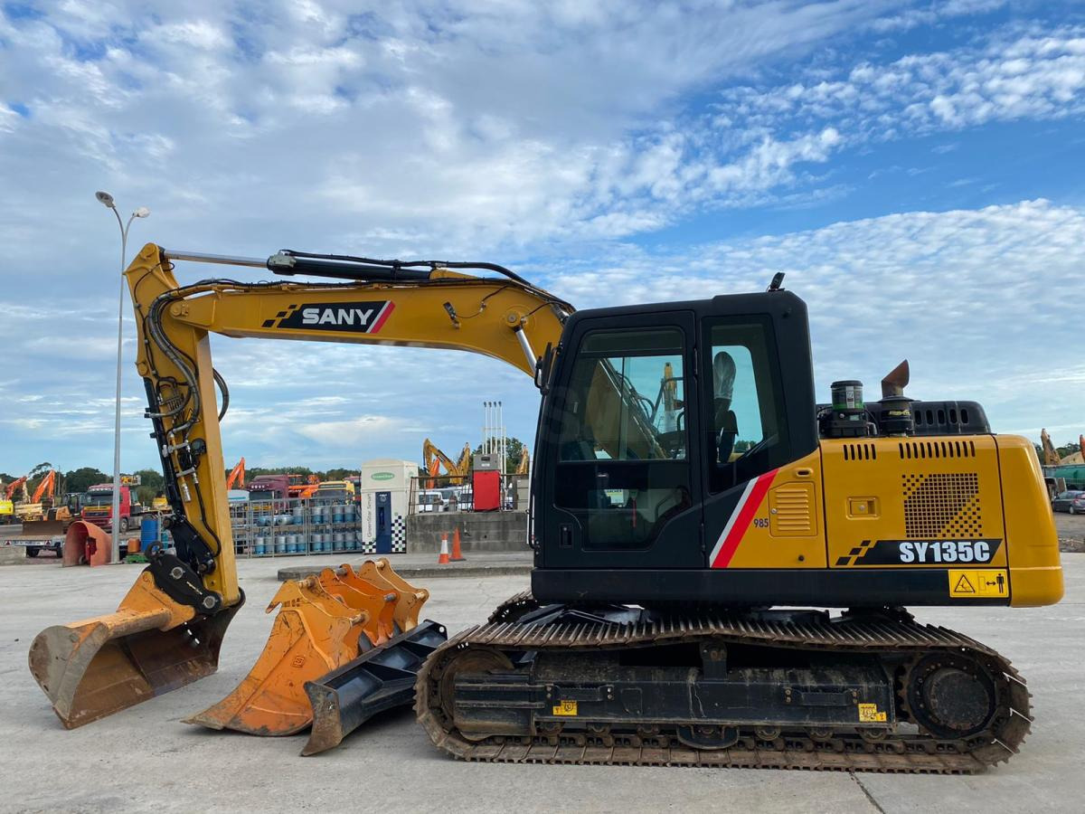 Sany SY135C - Escavadora de rastos: foto 1 Sany SY135C - Escavadora de rastos: foto 1