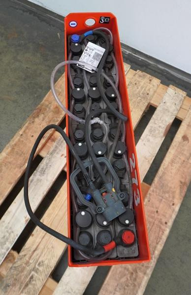 GRUMA 24 Volt 2 PzB 150 Ah - Bateria automotiva: foto 3 GRUMA 24 Volt 2 PzB 150 Ah - Bateria automotiva: foto 3