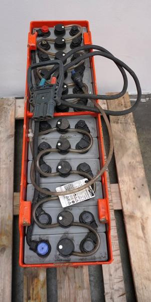 GRUMA 24 Volt 3 PzS 375 Ah - Bateria automotiva: foto 3 GRUMA 24 Volt 3 PzS 375 Ah - Bateria automotiva: foto 3