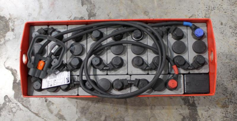 GRUMA 24 Volt 3 PzV 213 Ah - Bateria automotiva: foto 3 GRUMA 24 Volt 3 PzV 213 Ah - Bateria automotiva: foto 3
